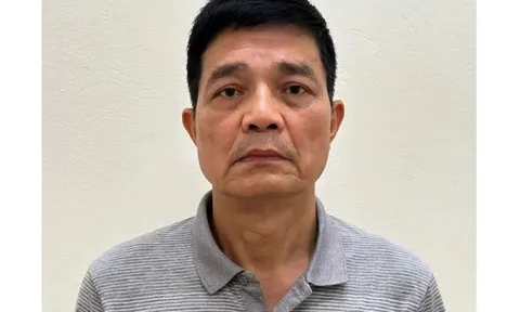 Bắt tạm giam nguyên Cục trưởng An toàn thực phẩm Nguyễn Thanh Phong