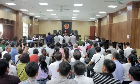 Thanh Hóa: cựu Chủ tịch UBND huyện Quảng Xương cùng 10 đồng phạm lĩnh án