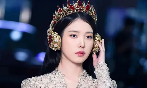 IU làm tạo bất ngờ cho người hâm mộ vào ngày sinh nhật