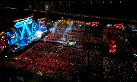 Chiến lược của việc mời ngôi sao nổi tiếng thế giới tham gia concert là gì?