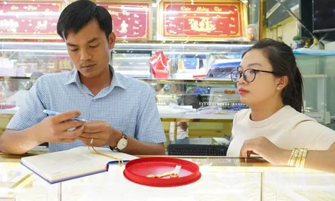Quảng Ngãi: kiểm tra 30 mẫu vàng, phát hiện 4 mẫu vi phạm