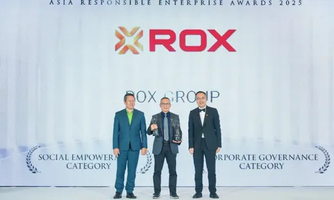 Cú đúp giải thưởng AREA 2025 - Dấu ấn đổi mới của ROX Group