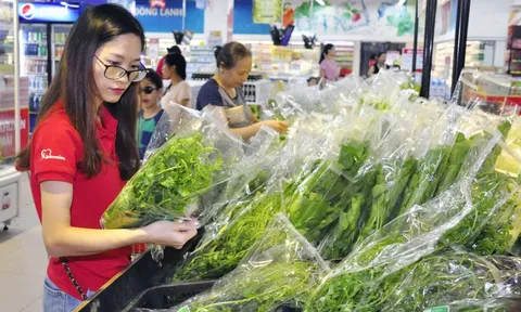 Siêu thị giảm giá khủng kích cầu tiêu dùng