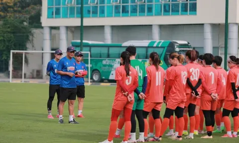 HLV Mai Đức Chung: “Tuyển nữ Việt Nam đối diện với khó khăn”