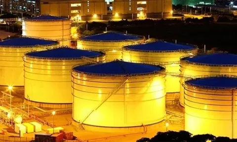 Giá xăng dầu hôm nay 23/7: tiếp đà xuống dốc