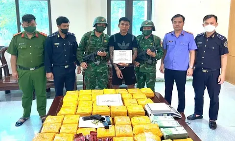 Hà Tĩnh: bắt đối tượng vận chuyển hơn 45kg ma túy và súng quân dụng