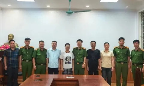 Nữ sinh bị lừa tự trói tay chân, gửi ảnh "bắt cóc" về cho gia đình