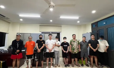 Bắt giữ 15 đối tượng trong đường dây mua bán thuốc lá điện tử số lượng “khủng”