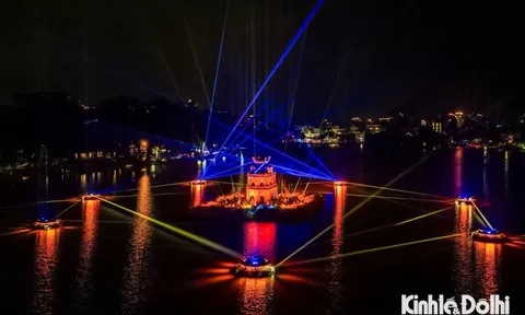 Mãn nhãn với không gian chiếu sáng nghệ thuật Hồ Gươm - Tháp Rùa