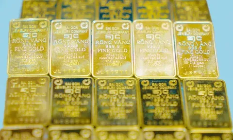 Giá vàng hôm nay 26/12: Vàng SJC và vàng nhẫn bật tăng trở lại, hướng đến đỉnh lịch sử