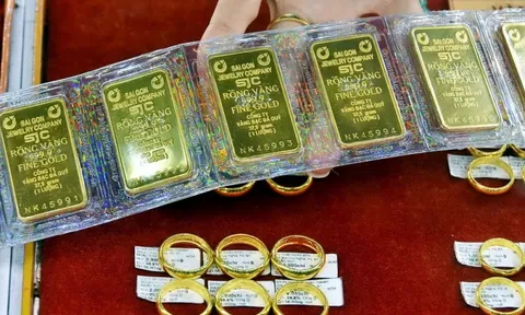 Giá vàng hôm nay 12/1/2026: Vàng SJC và vàng nhẫn tiếp tục tăng mạnh, dự báo vượt đỉnh lịch sử