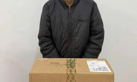 Phát hiện người đàn ông ở Hà Nội cất giấu 10 kg pháo nổ trong nhà