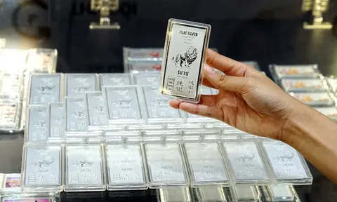 Giá bạc hôm nay 11/2/2026: Bạc Phú Quý, Ancarat đồng loạt tăng, rủi ro đảo chiều còn lớn