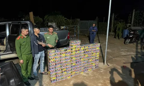 Đắk Lắk: bắt giữ gần 2 tạ pháo hoa được dấu tinh vi trên xe bán tải