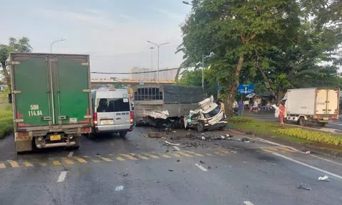 TP Hồ Chí Minh: Tai nạn liên hoàn trên đường Nguyễn Văn Linh khiến 2 người tử vong tại chỗ