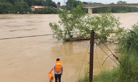 Thanh Hóa: cứu vớt người đàn ông bị lũ cuốn trôi 2kmv