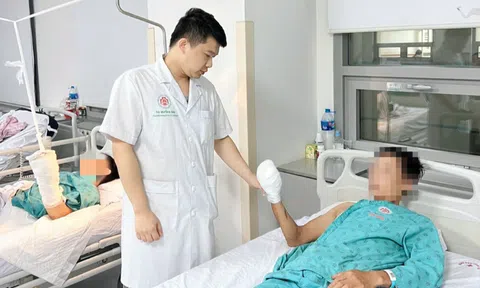 Hồi sinh bàn tay cho nam bệnh nhân sau tai nạn kinh hoàng