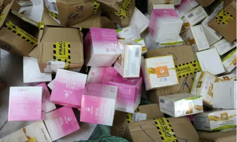 Kiên Giang: Phát hiện kho hàng chứa mỹ phẩm nghi giả mạo thương hiệu