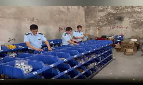 Cận cảnh kho hàng lậu trị giá hơn 1,2 tỷ đồng xuyên biên giới, kết nối Tik Tok