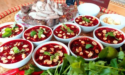 Tiết canh lợn: món khoái khẩu tiềm ẩn mầm bệnh chết người
