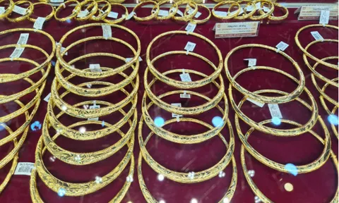 Đầu tuần, giá vàng “bất động”