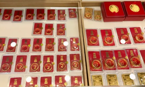 Giá vàng tiếp tục lao dốc, xuống thấp nhất từ đầu tháng 2