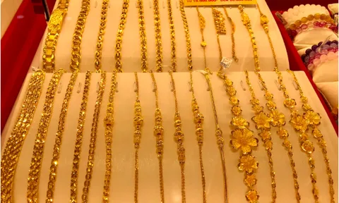 Giá vàng tăng tiếp, vượt mốc 175 triệu