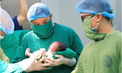 Bệnh viện Phụ sản Trung ương mổ đẻ thành công cho sản phụ 60 tuổi