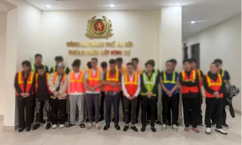 Khởi tố 26 đối tượng kinh doanh bóng cười tại "Sành Lounge"