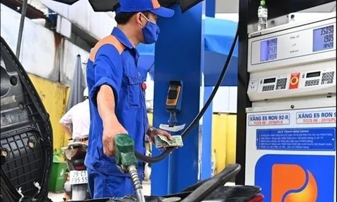 Ngày mai, thuế xăng, dầu về 0%, ngành thuế yêu cầu triển khai thông suốt ngay