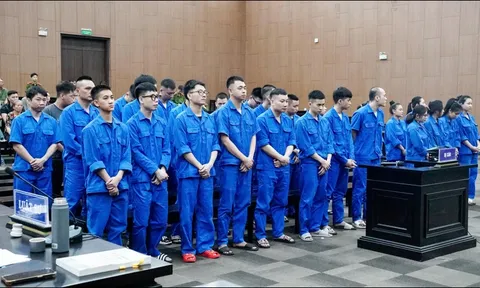 Tuyên án với nhóm bị cáo tổ chức “bay lắc” tại quán karaoke