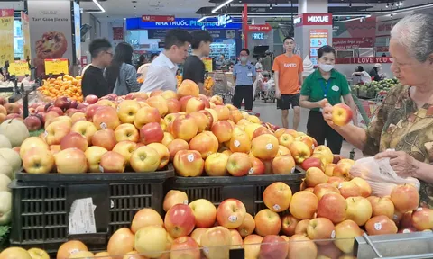 Siêu thị giảm giá đến 50% cho hàng nghìn sản phẩm để kích cầu tiêu dùng