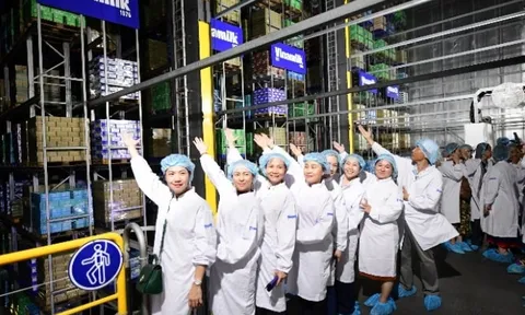 Vinamilk đón thế hệ “đồng niên” tham quan nhà máy với lời hứa chăm sóc sức khỏe bằng dinh dưỡng chất lượng