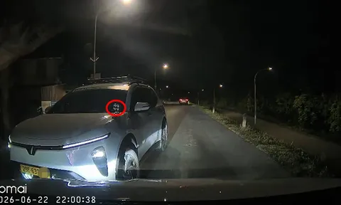 Tự ý lắp đèn LED, đèn nháy trên ô tô, xe máy: Có thể bị tước bằng lái
