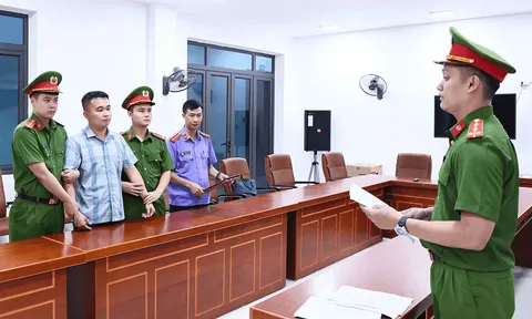 Một giáo viên Trường THPT Chuyên Tuyên Quang bị giữ khẩn cấp vụ điểm thi