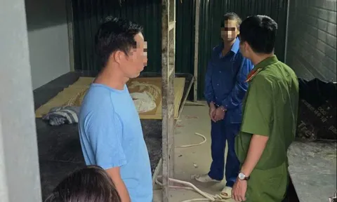 Khởi tố người phụ nữ trả công bằng heroin cho công nhân