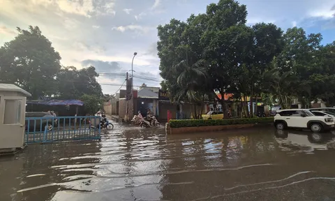 Chung cư Tân Việt (xã Hoài Đức): Cứ mưa là ngập