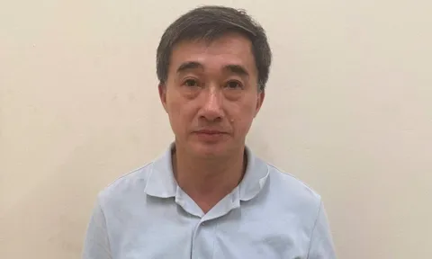 Khởi tố Thứ trưởng Bộ Y tế Trần Văn Thuấn