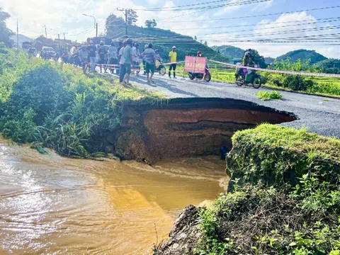 Lâm Đồng: sạt lở tỉnh lộ 721, cấm các phương tiện lưu thông