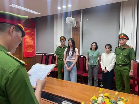 Khởi tố hoa hậu Nguyễn Thúc Thùy Tiên