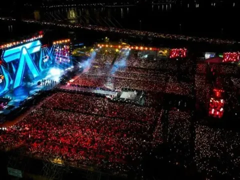 Chiến lược của việc mời ngôi sao nổi tiếng thế giới tham gia concert là gì?