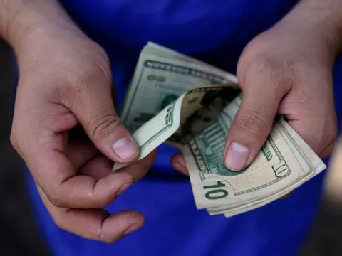 Tỷ giá USD hôm nay 3/6/2025: đồng loạt giảm, chỉ số USD về mức 98,71