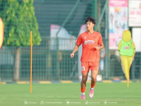 Tiền đạo Việt kiều Bùi Alex nói gì khi khoác áo U22 Việt Nam?