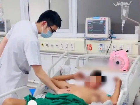Nắng nóng đỉnh điểm, nhiều người nhập viện do say nắng, sốc nhiệt