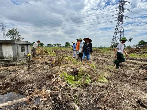Chưa kiểm đếm, di dời mộ đã tiến hành cưỡng chế,  gây bức xúc trong dân