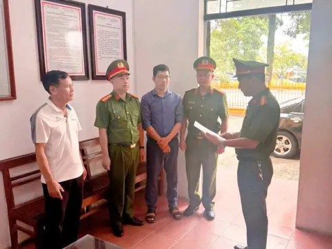 Khởi tố, bắt tạm giam kế toán trường chiếm đoạt tiền bảo hiểm y tế của học sinh