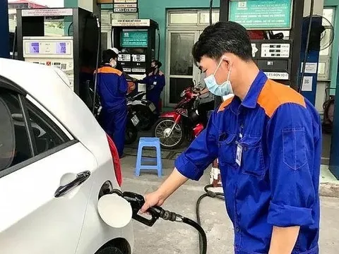 Giá bán lẻ xăng dầu đồng loạt giảm từ 0 giờ ngày 1/7