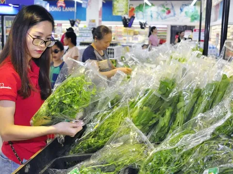 Siêu thị giảm giá khủng kích cầu tiêu dùng