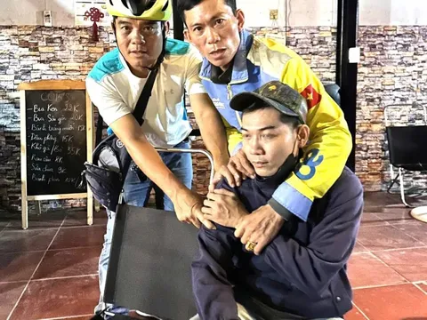 TP Hồ Chí Minh: bắt được kẻ tống tình, tiền đồng nghiệp bằng clip ân ái