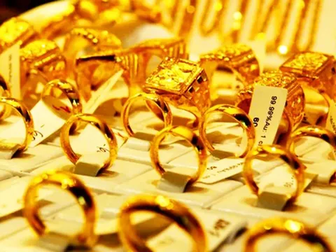 Giá vàng hôm nay 9/7: thế giới lao dốc, SJC và nhẫn tăng mạnh